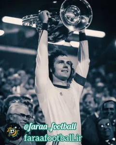 قیصر همراه با جام قهرمانی